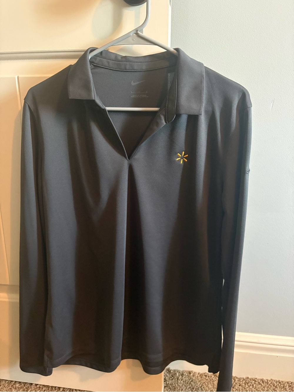 Nike Women’s Dark Grey Long-Sleeve Polo with Yellow Star Accent